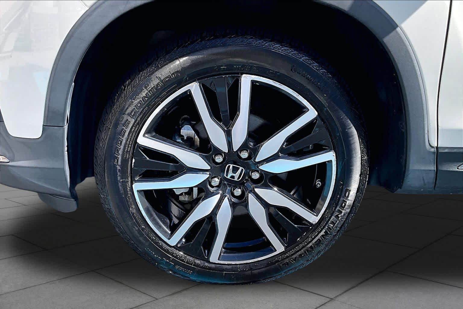 Used 2019 Honda Pilot Touring image 11