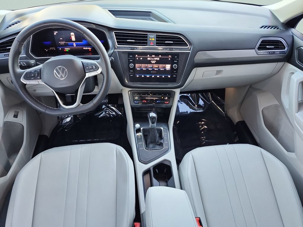 Used 2022 Volkswagen Tiguan SE FWD image 16