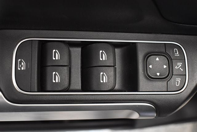 New 2026 Mercedes-Benz GLB 250 4MATIC image 21