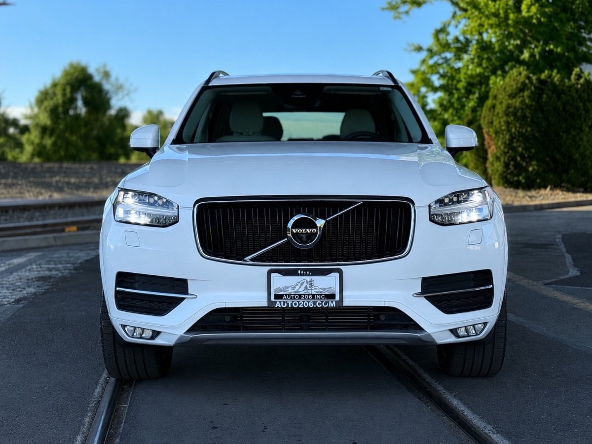 Used 2017 Volvo XC90 T6 Momentum w/ Vision Package AWD/4WD image 8