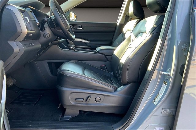 Certified 2023 Nissan Pathfinder Platinum w/ Lighting Package (N93) image 23