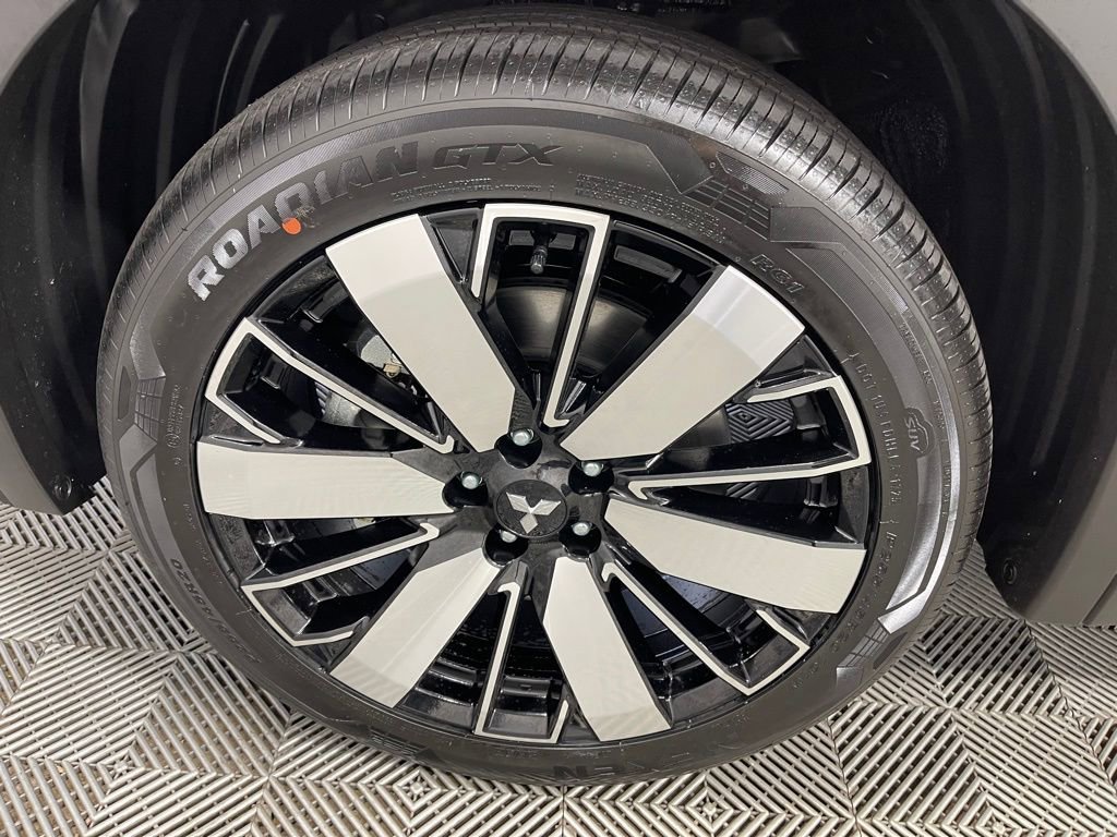 New 2025 Mitsubishi Outlander SE image 36