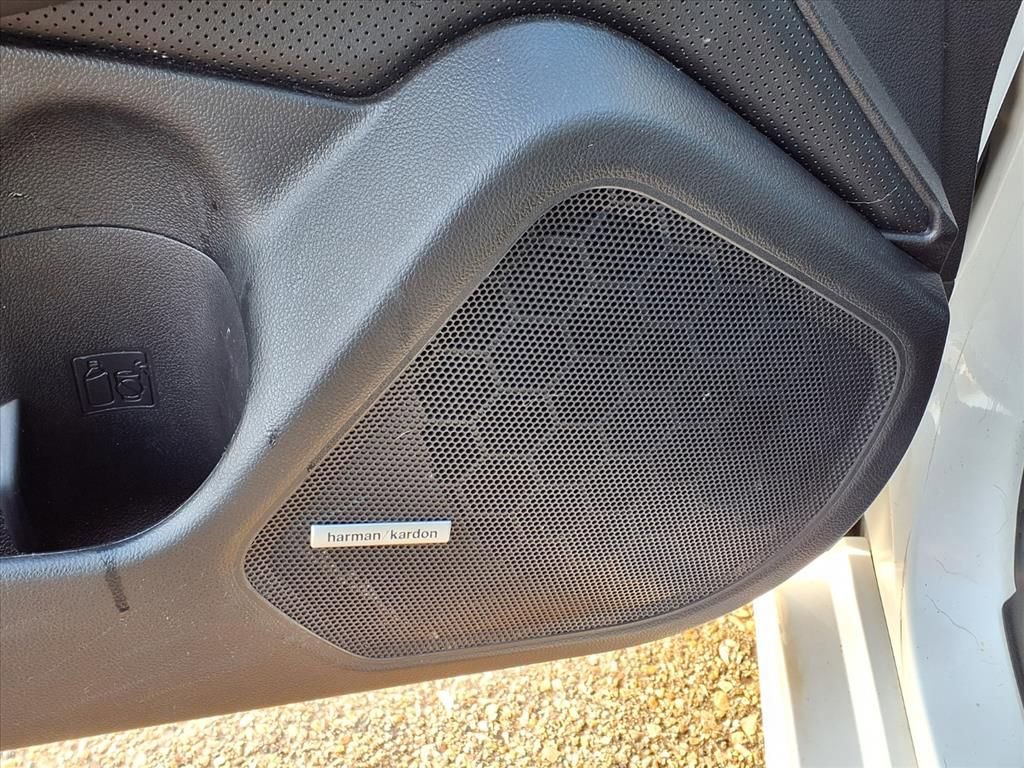 Used 2016 Subaru Legacy 3.6R Limited image 15