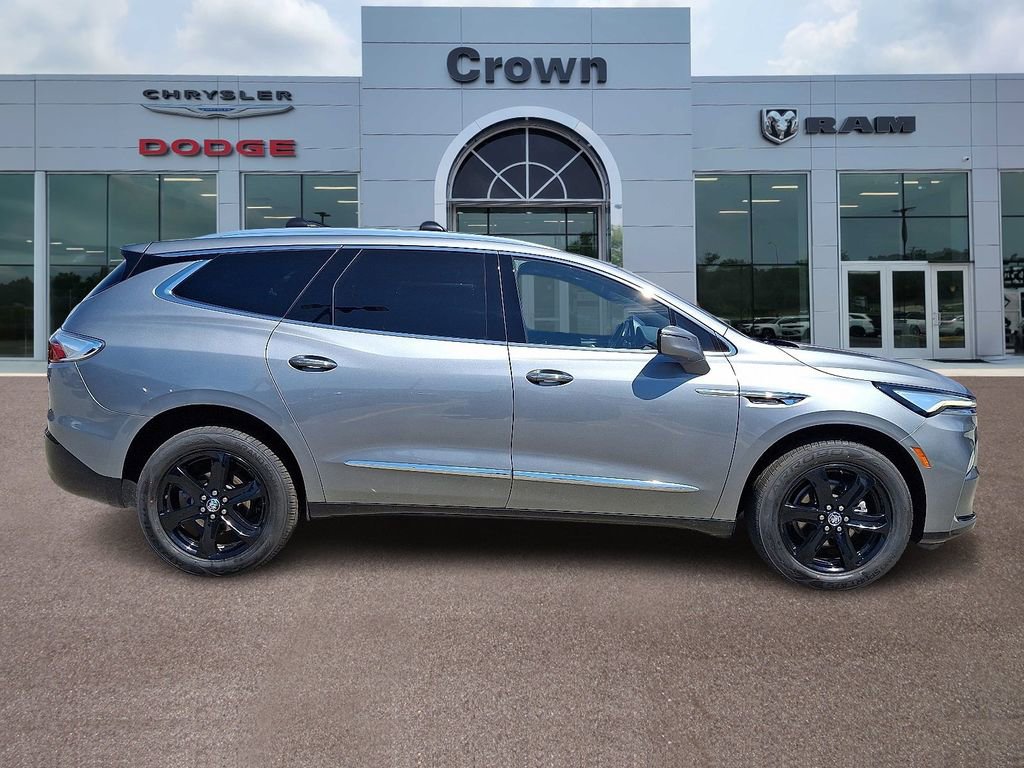 Used 2023 Buick Enclave Essence w/ Sport Touring Edition image 7