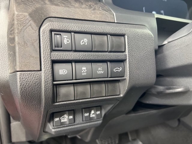 Used 2025 Toyota Tacoma Limited image 15