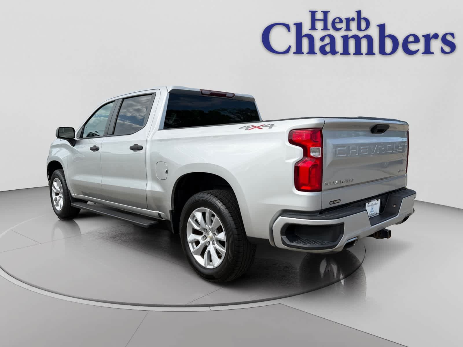 Used 2020 Chevrolet Silverado 1500 Custom w/ Trailering Package AWD/4WD image 3