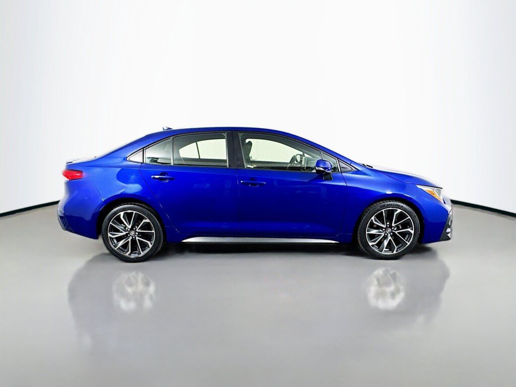 Used 2020 Toyota Corolla SE FWD image 6