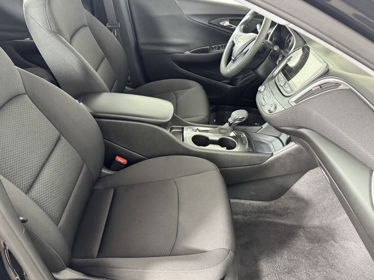 Used 2025 Chevrolet Malibu LS image 10