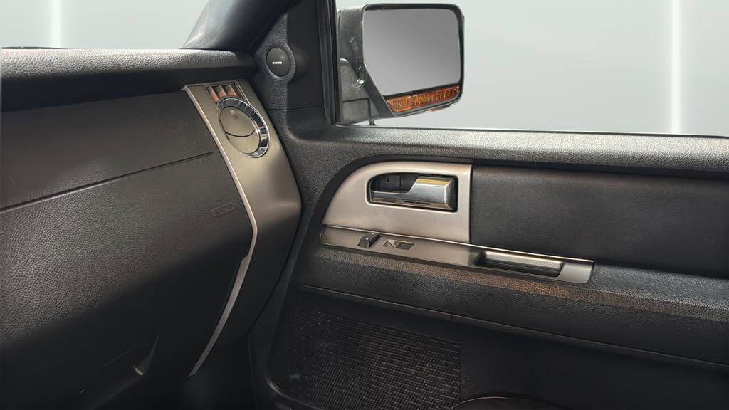 Used 2017 Ford Expedition Limited w/ Equipment Group 301A image 13