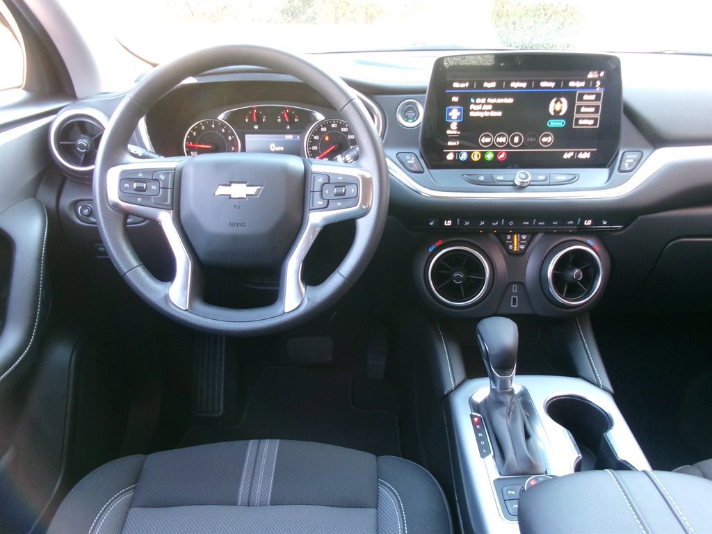 Used 2025 Chevrolet Blazer LT w/ Driver Confidence Package image 21