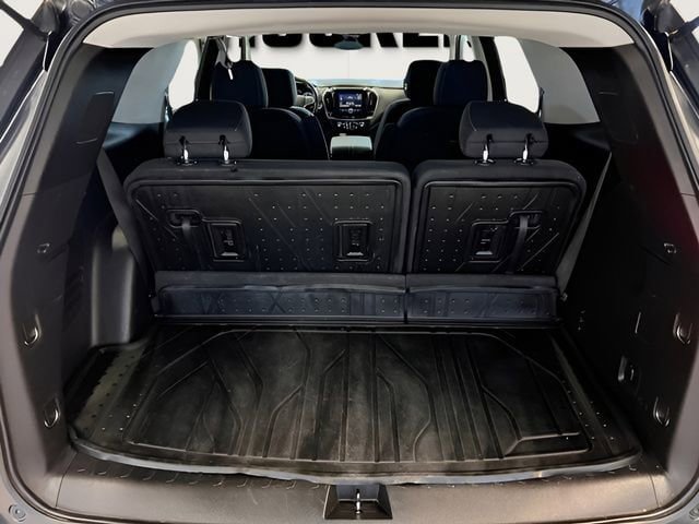 Used 2021 Chevrolet Traverse LT w/ LPO, Floor Liner Package AWD/4WD image 9