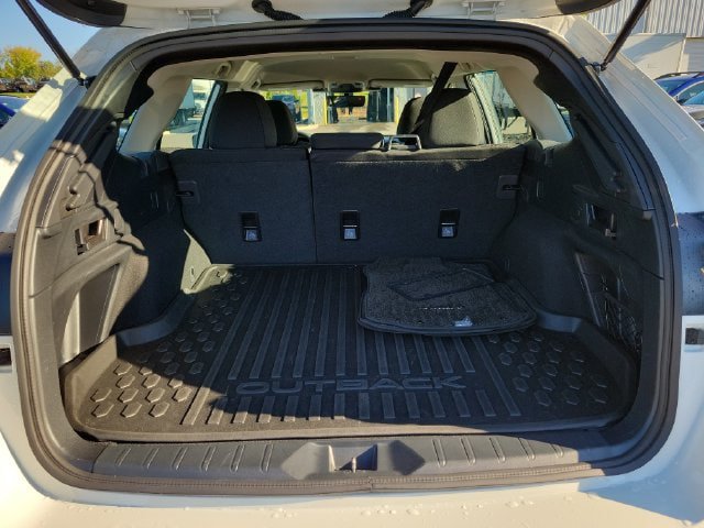 Certified 2025 Subaru Outback AWD/4WD image 10