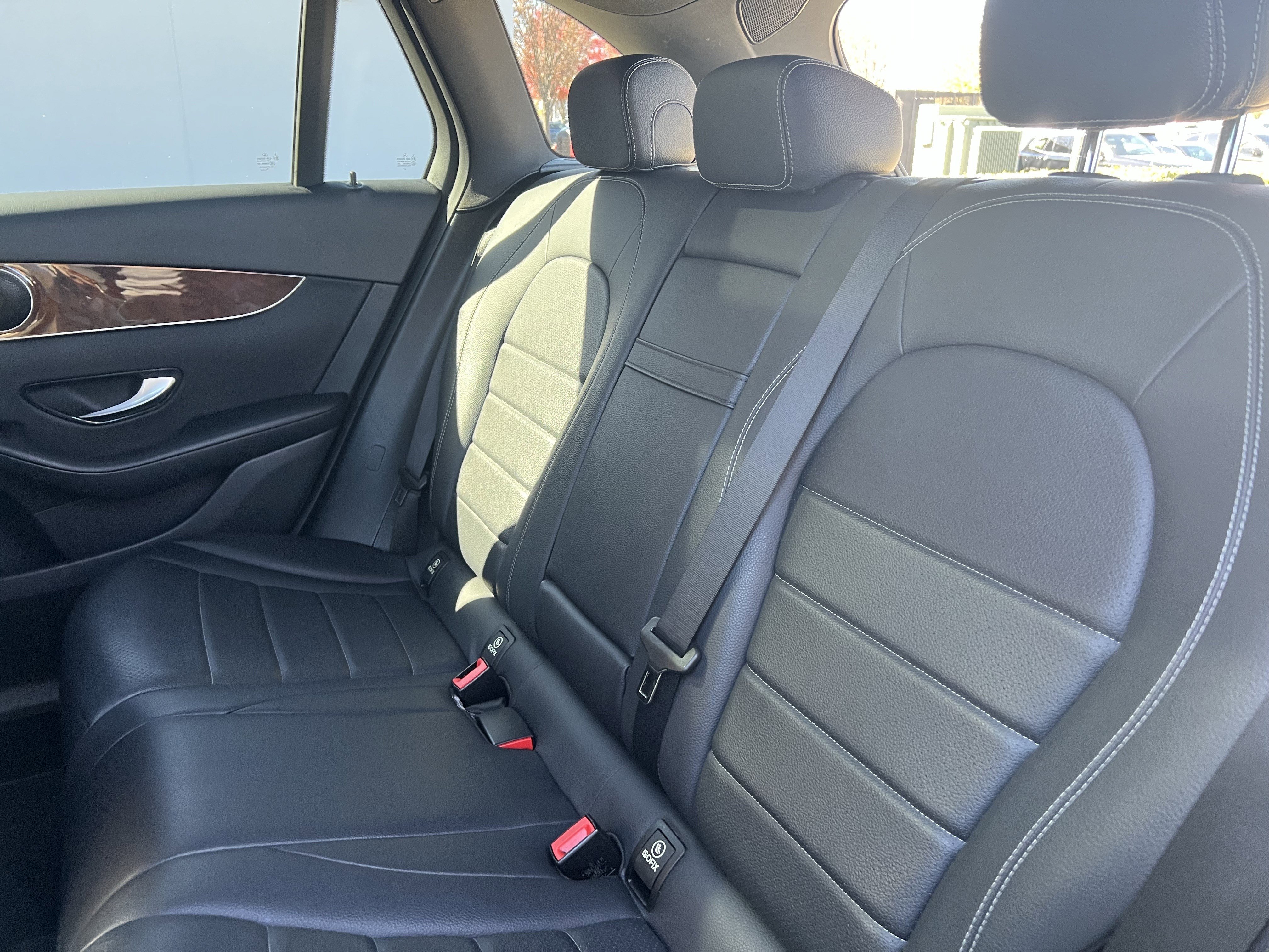 Certified 2019 Mercedes-Benz GLC 300 4MATIC w/ Driver Assistance Package image 32