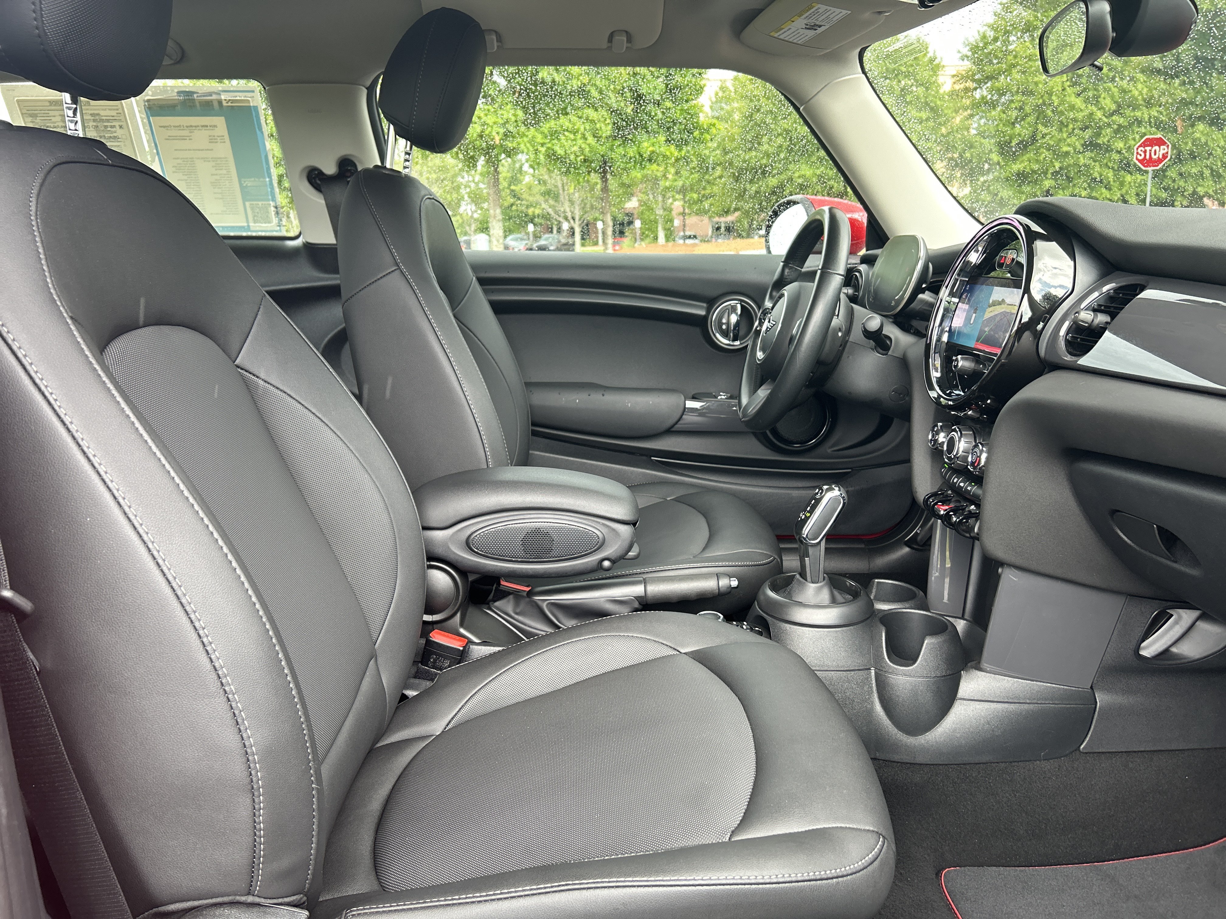 Used 2024 MINI Cooper 2-Door Hardtop FWD image 31