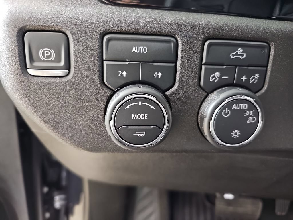 Certified 2024 Chevrolet Silverado 1500 LT AWD/4WD image 30