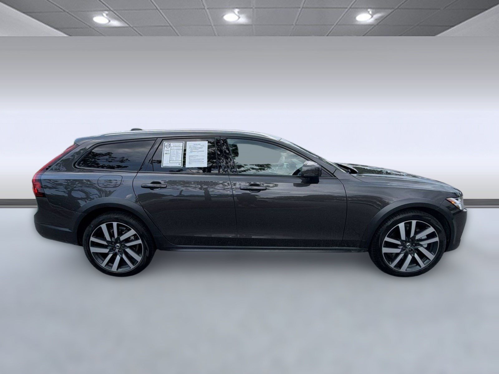 Certified 2025 Volvo V90 B6 Cross Country Ultra AWD/4WD image 8