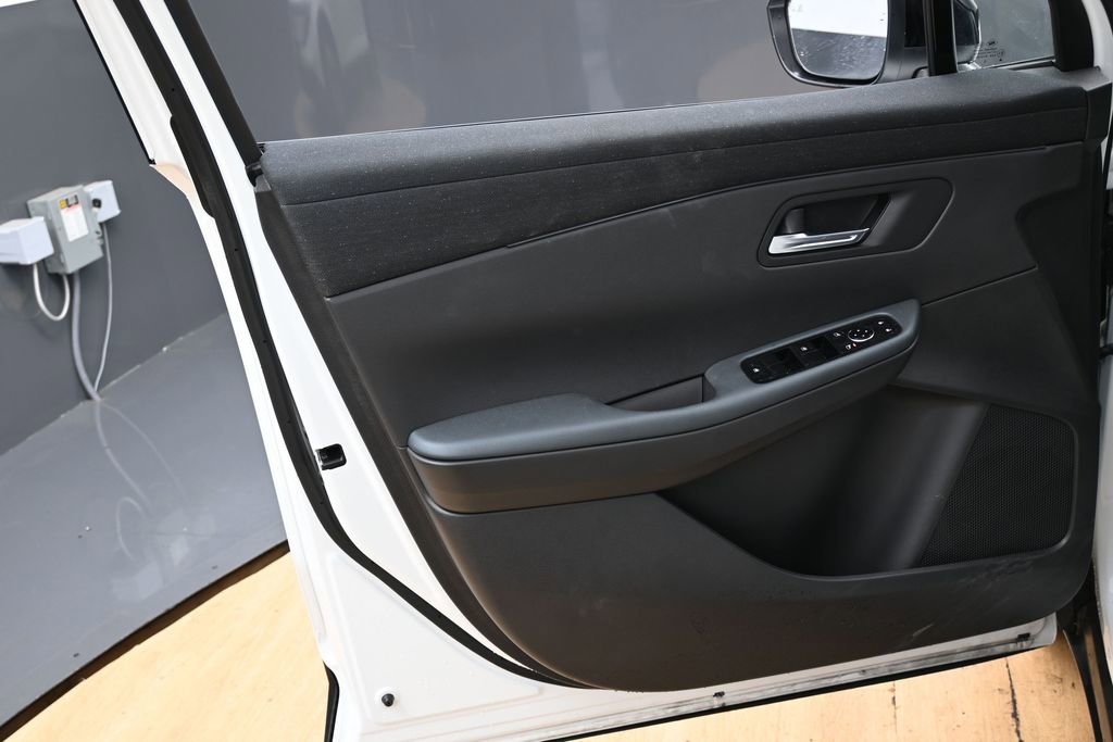 Used 2026 Nissan Leaf SV+ w/ Floor Mat Package (SV+) FWD image 37