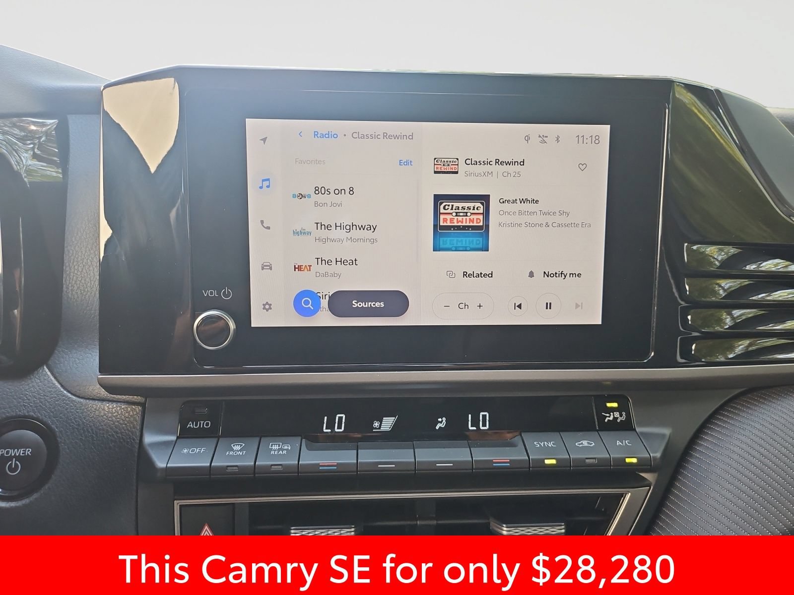 Used 2025 Toyota Camry SE FWD image 27