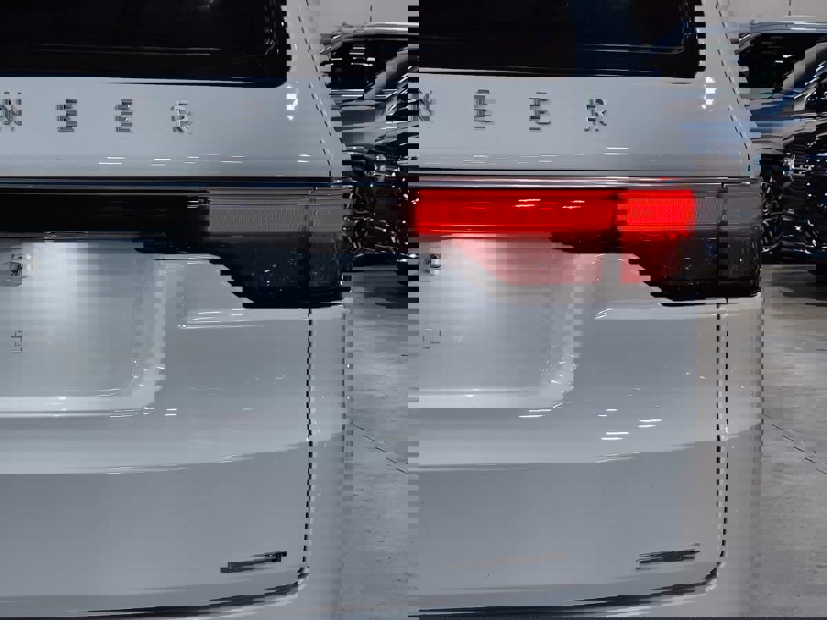 Used 2022 Jeep Wagoneer Series II w/ Premium Group I image 23