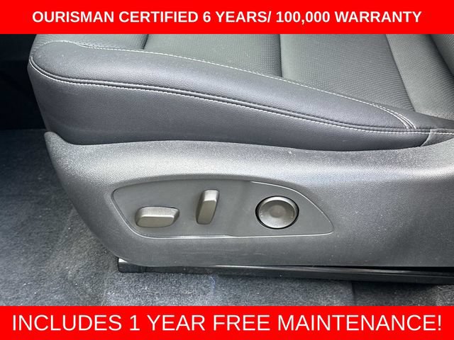 Used 2025 Chevrolet Traverse LT w/ Driver Confidence Package FWD image 22