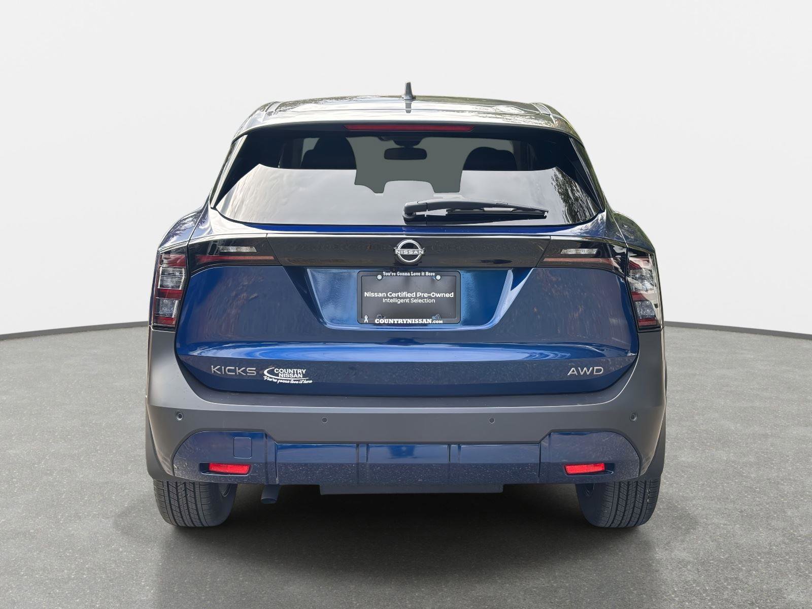 Used 2025 Nissan Kicks SV image 6