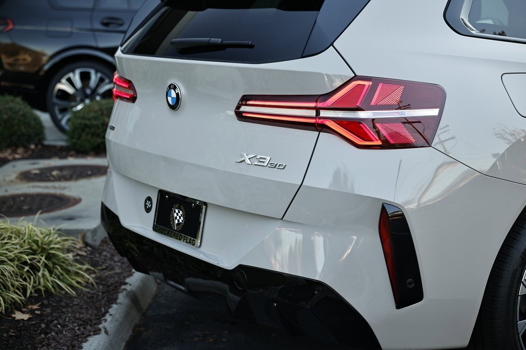 Certified 2025 BMW X3 xDrive30i w/ M Sport Package image 9