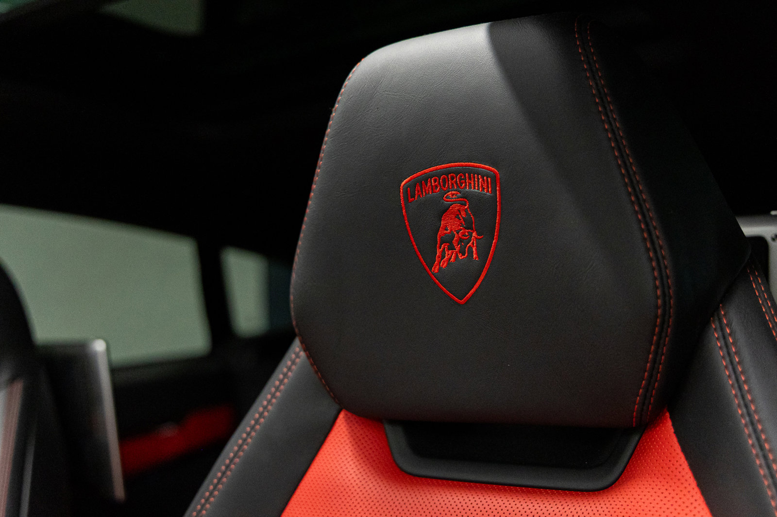 Used 2021 Lamborghini Urus image 31