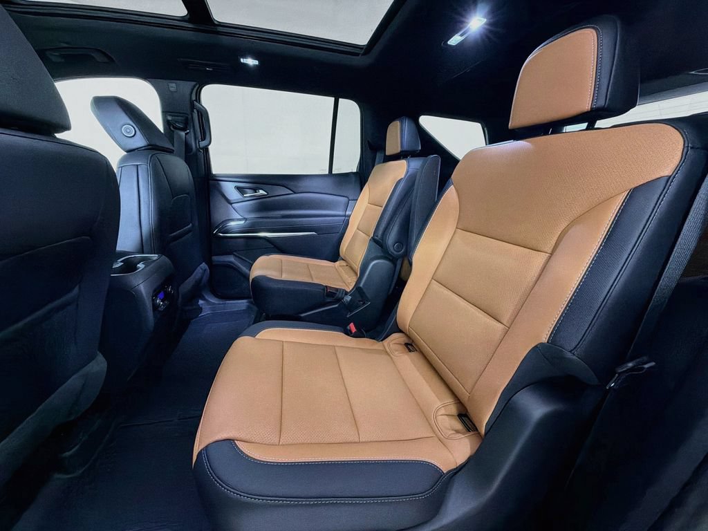 New 2027 Chevrolet Traverse Z71 w/ LPO, Floor Liner Package AWD/4WD image 18