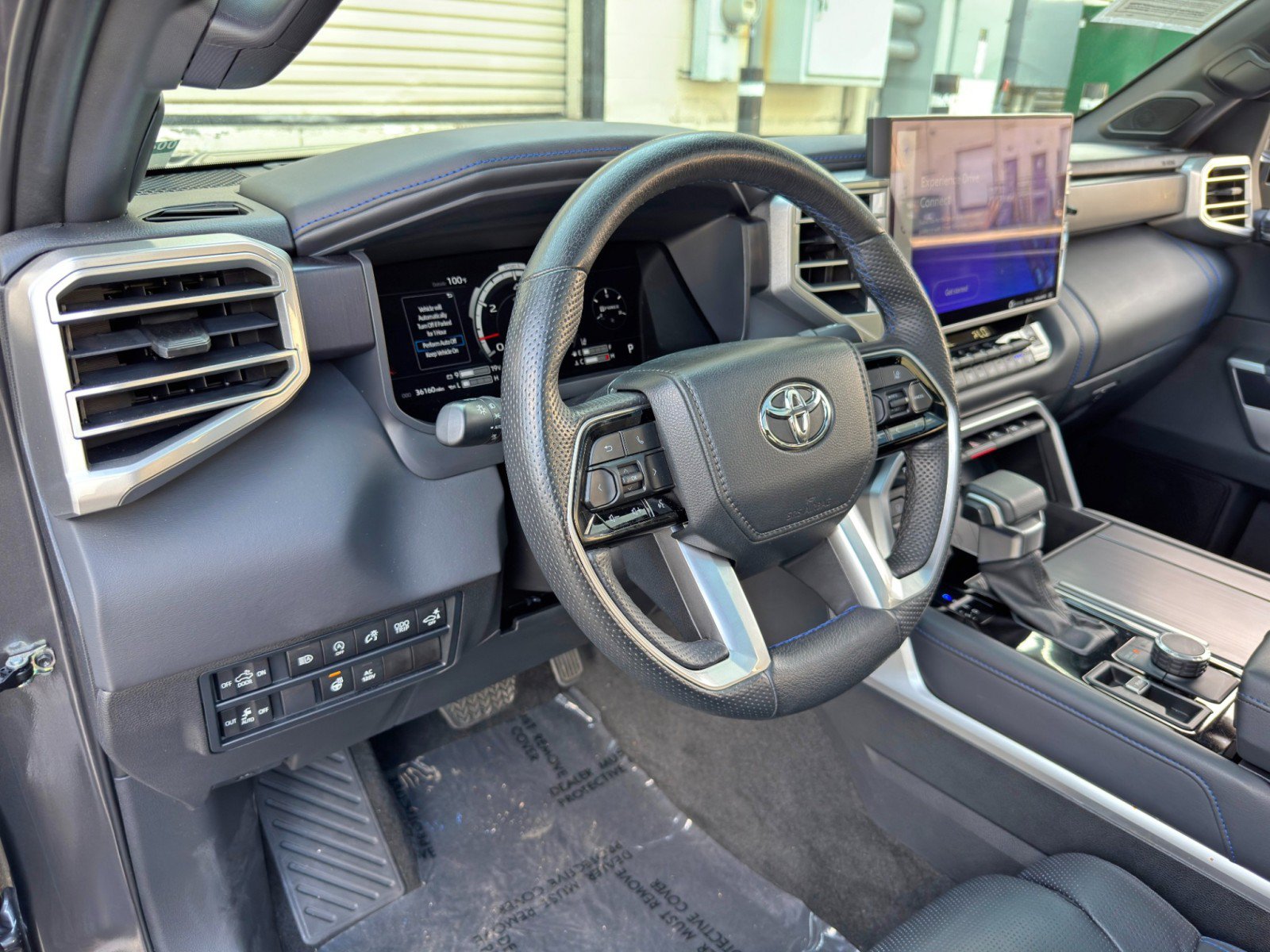 Used 2022 Toyota Tundra Platinum w/ Advanced Package AWD/4WD image 14