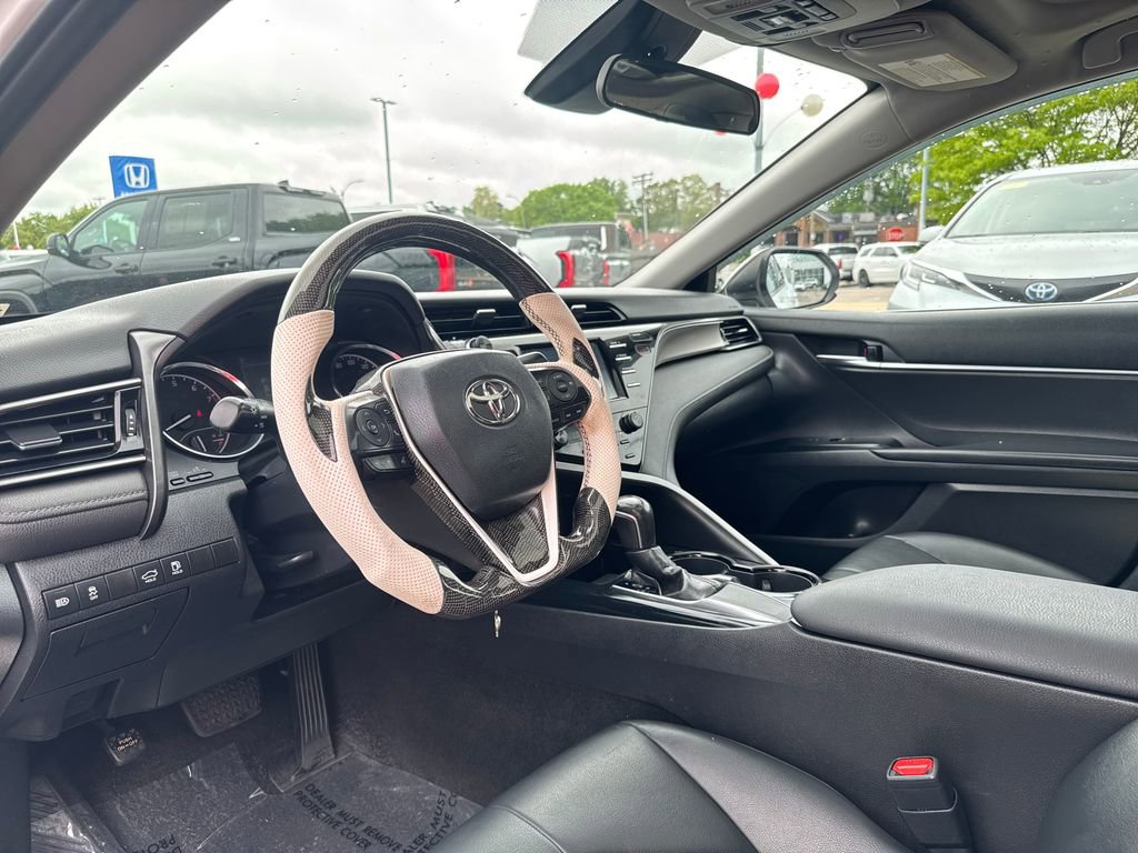 Used 2019 Toyota Camry SE FWD image 13