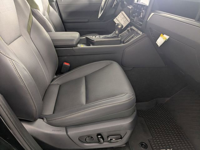 Used 2024 Lexus GX 550 image 32