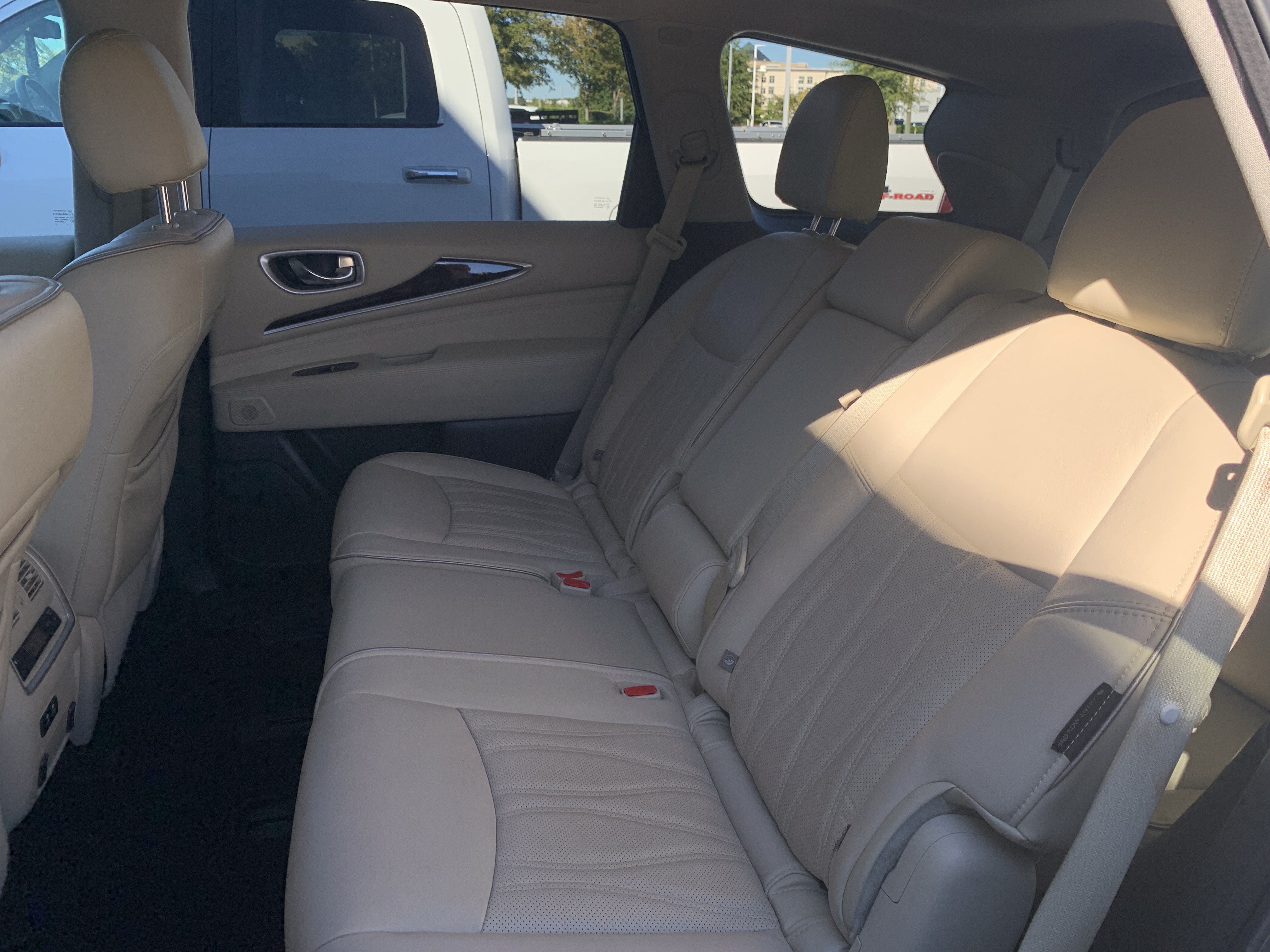 Used 2020 INFINITI QX60 Luxe w/ Sensory Package AWD/4WD image 32