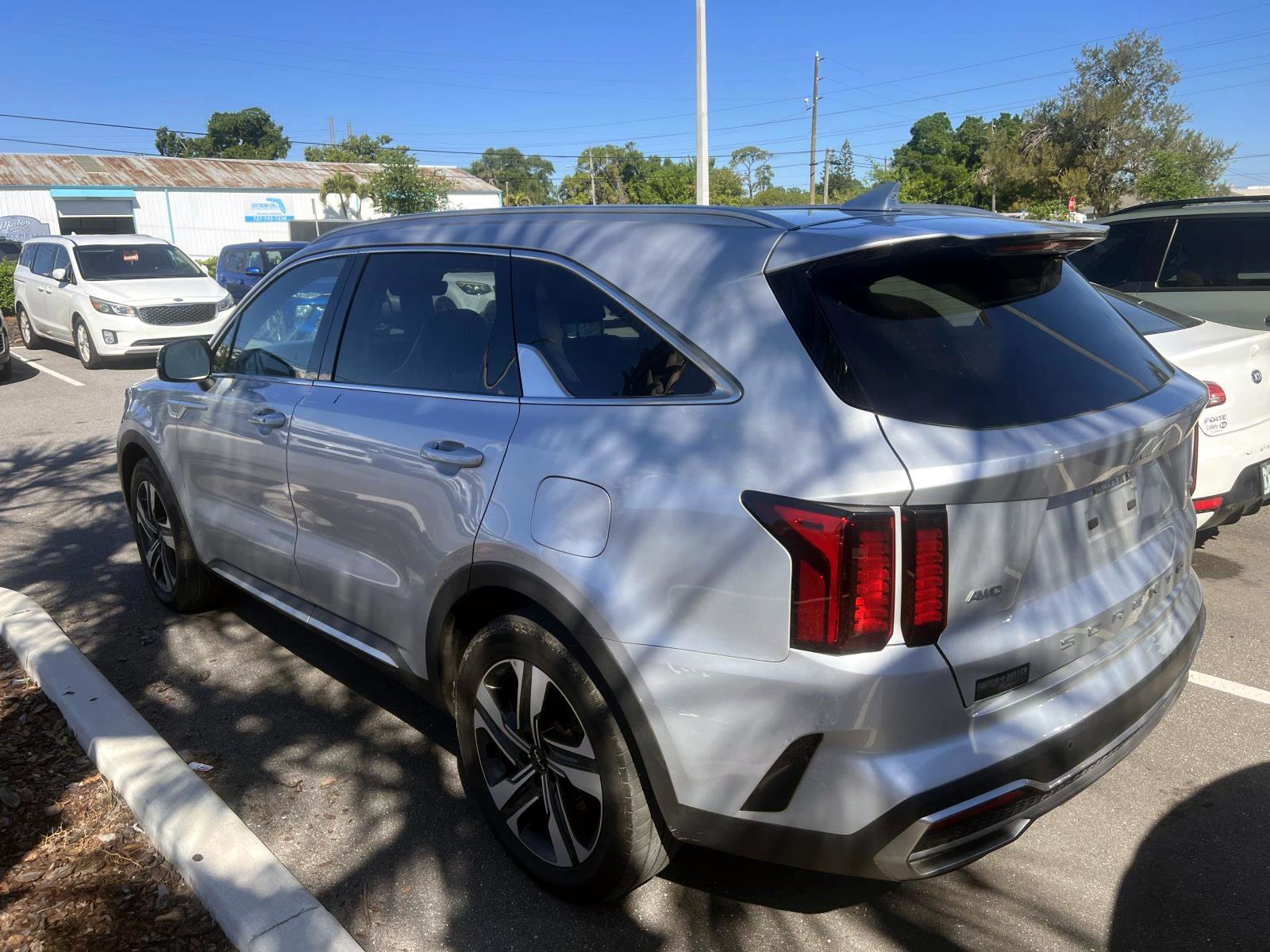 Used 2022 Kia Sorento EX w/ Panoramic Sunroof Package image 7