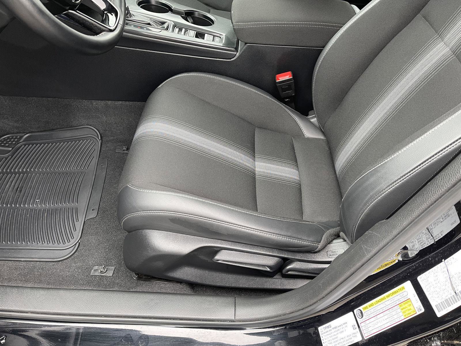Used 2022 Honda Civic Sport image 3