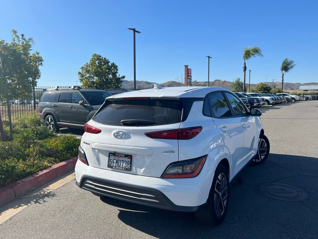 Used 2023 Hyundai Kona SE w/ Cargo Package image 7