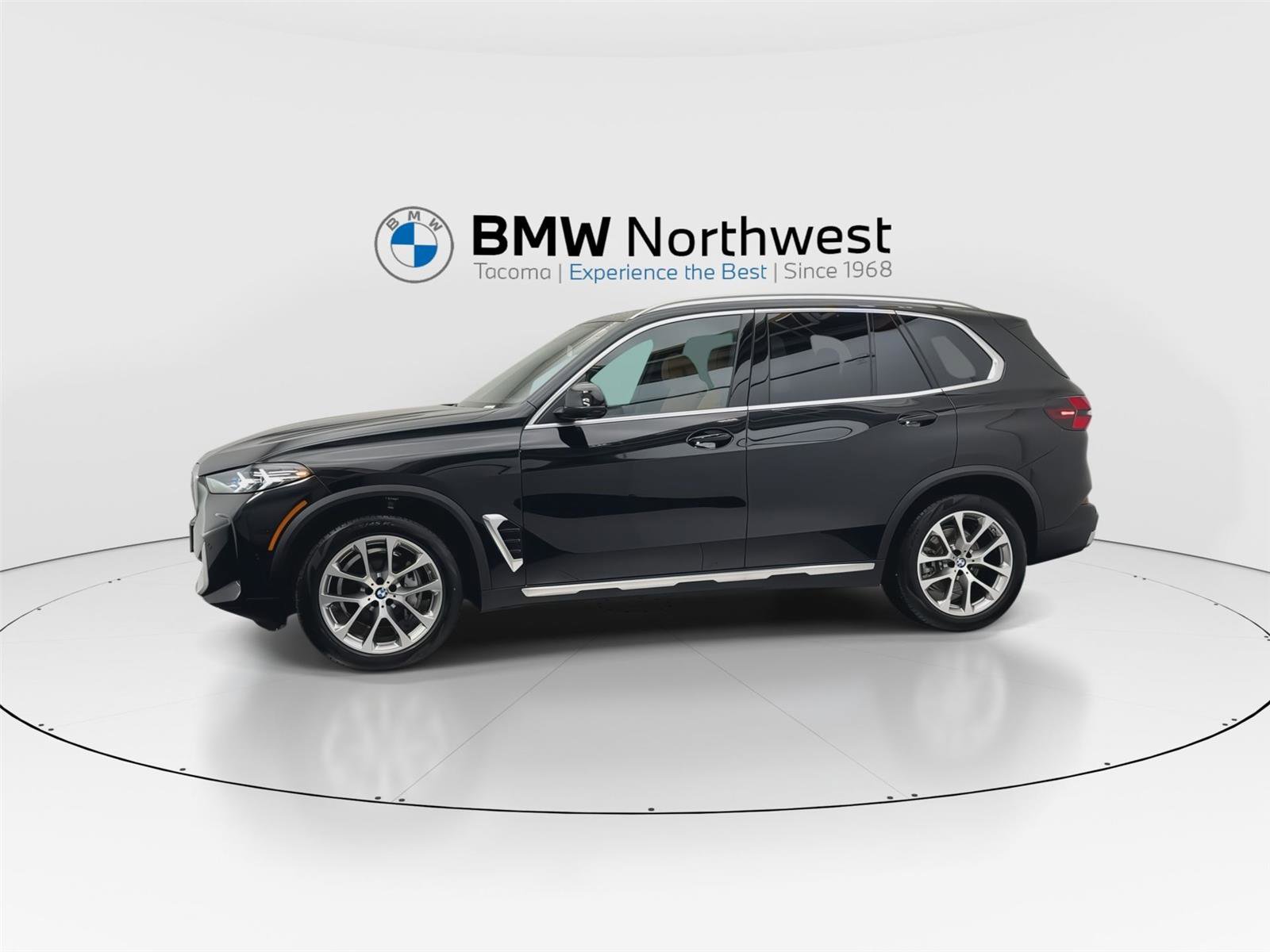 Used 2024 BMW X5 xDrive40i w/ Parking Assistance Package image 10