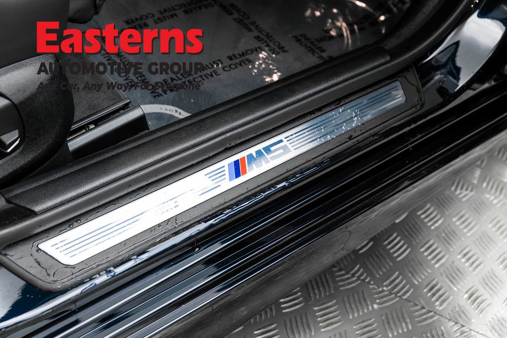 Used 2015 BMW M5 RWD image 46