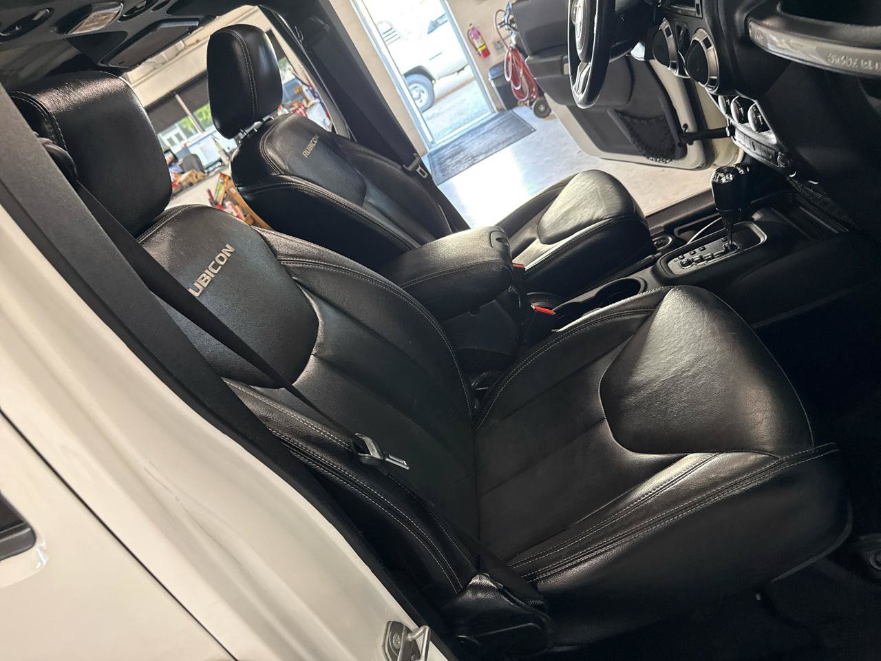 Used 2016 Jeep Wrangler Unlimited Rubicon AWD/4WD image 54