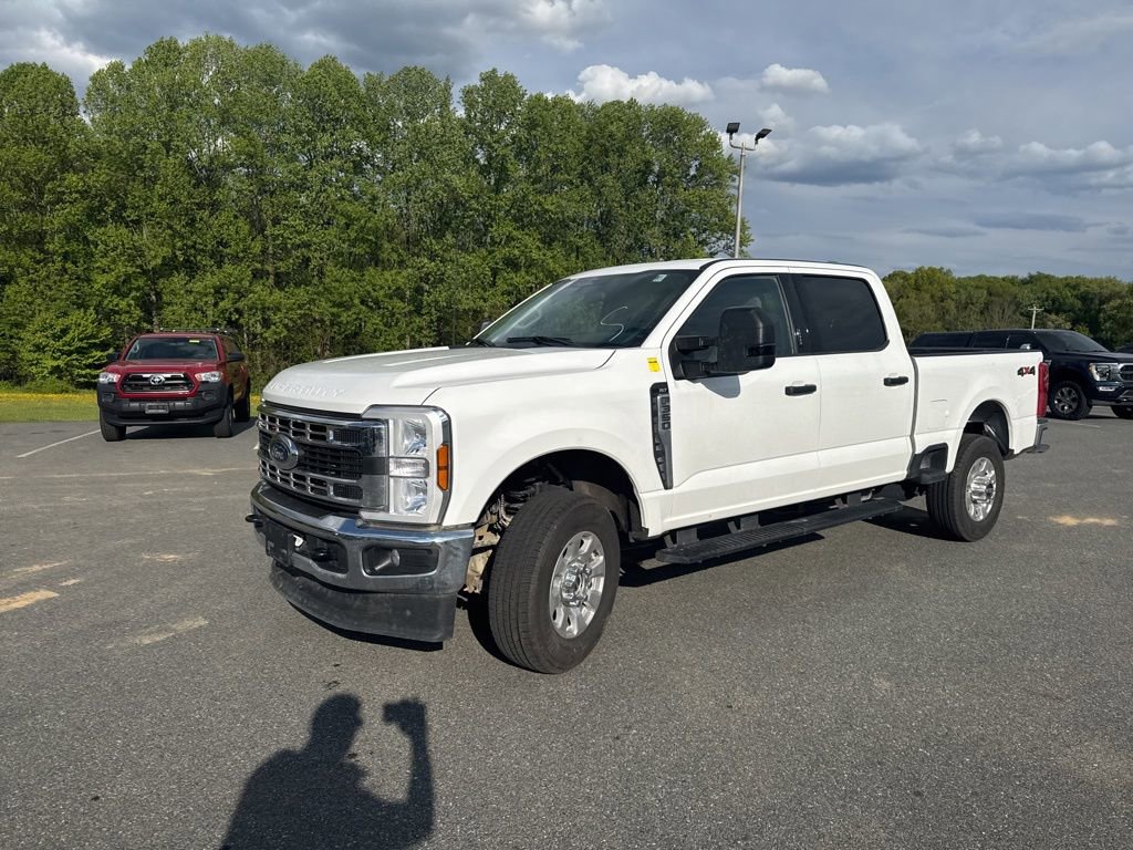 Used 2024 Ford F350 XLT AWD/4WD image 3