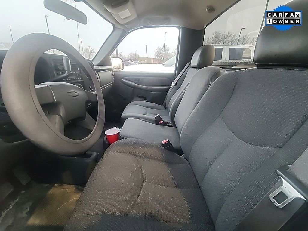 Used 2004 Chevrolet Silverado 2500 W/T w/ Snow Plow Prep Package image 5