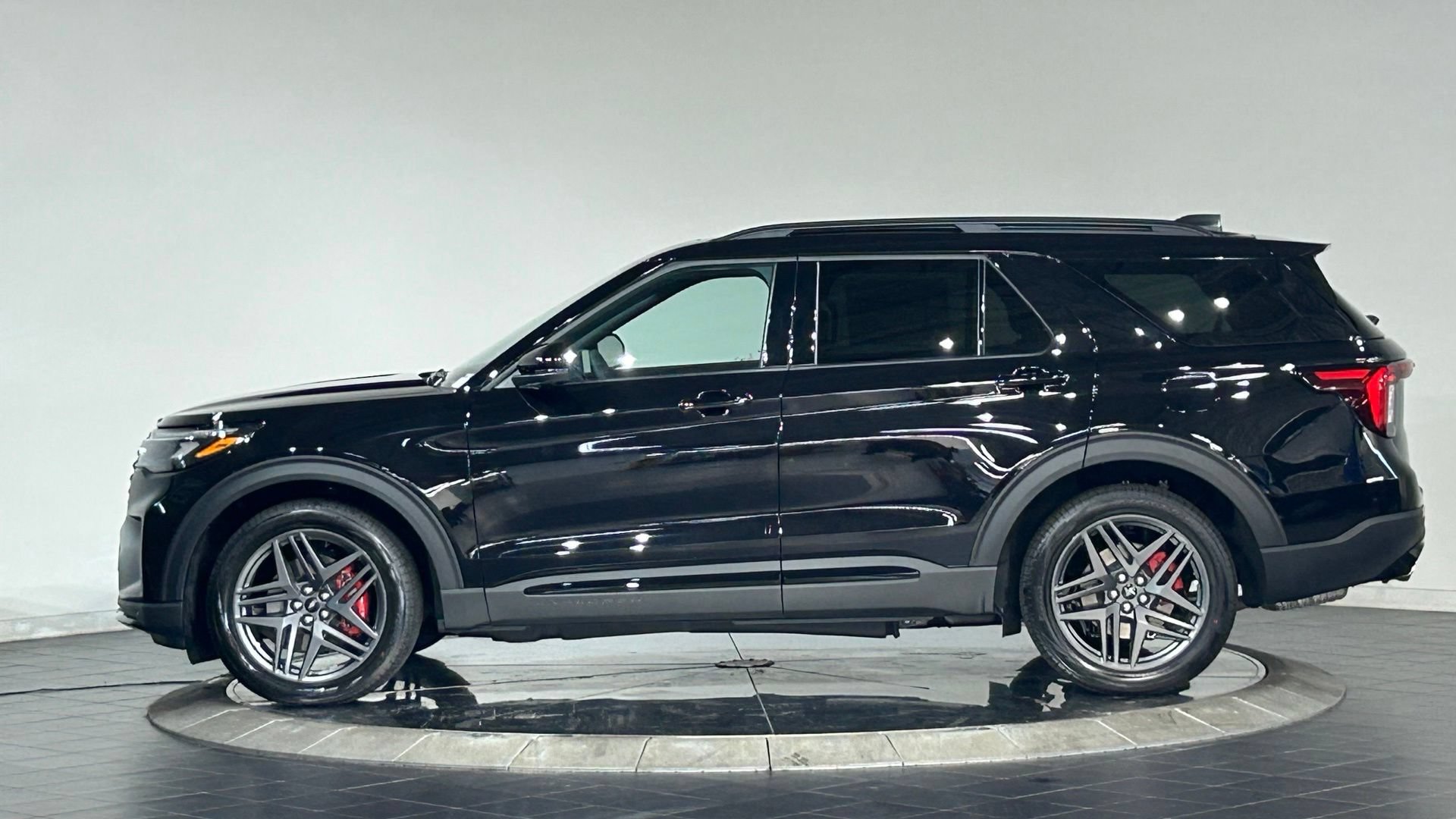 New 2026 Ford Explorer ST w/ Sun And Sound Package AWD/4WD image 6