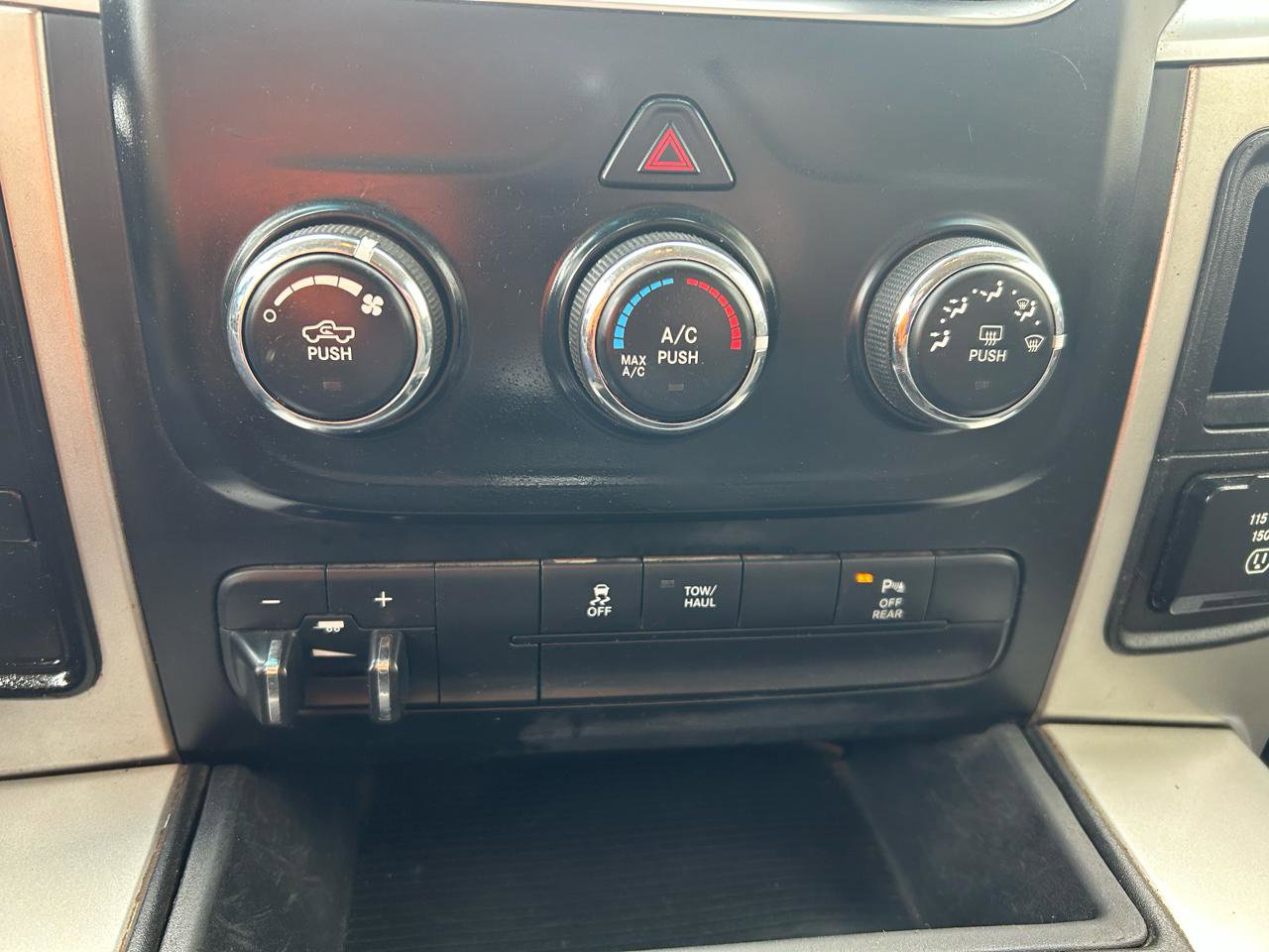 Used 2017 RAM 2500 SLT image 22