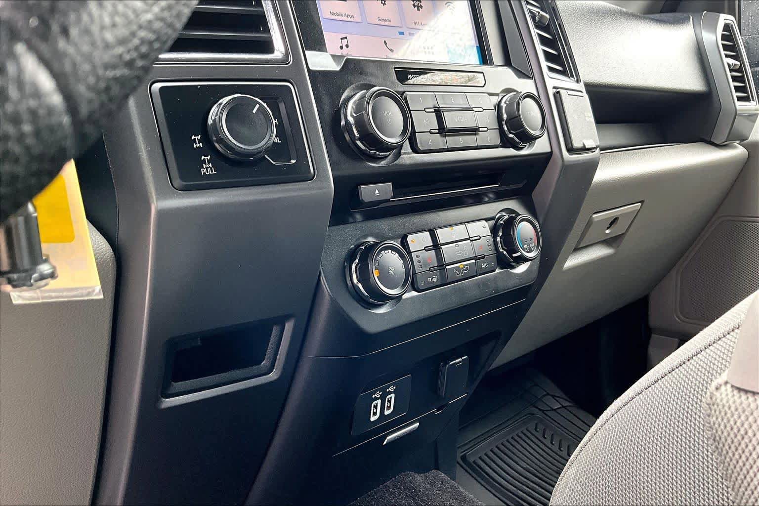 Used 2016 Ford F150 XLT w/ Equipment Group 302A Luxury AWD/4WD image 35