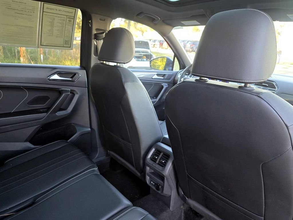 Used 2024 Volkswagen Tiguan SE R-Line image 34