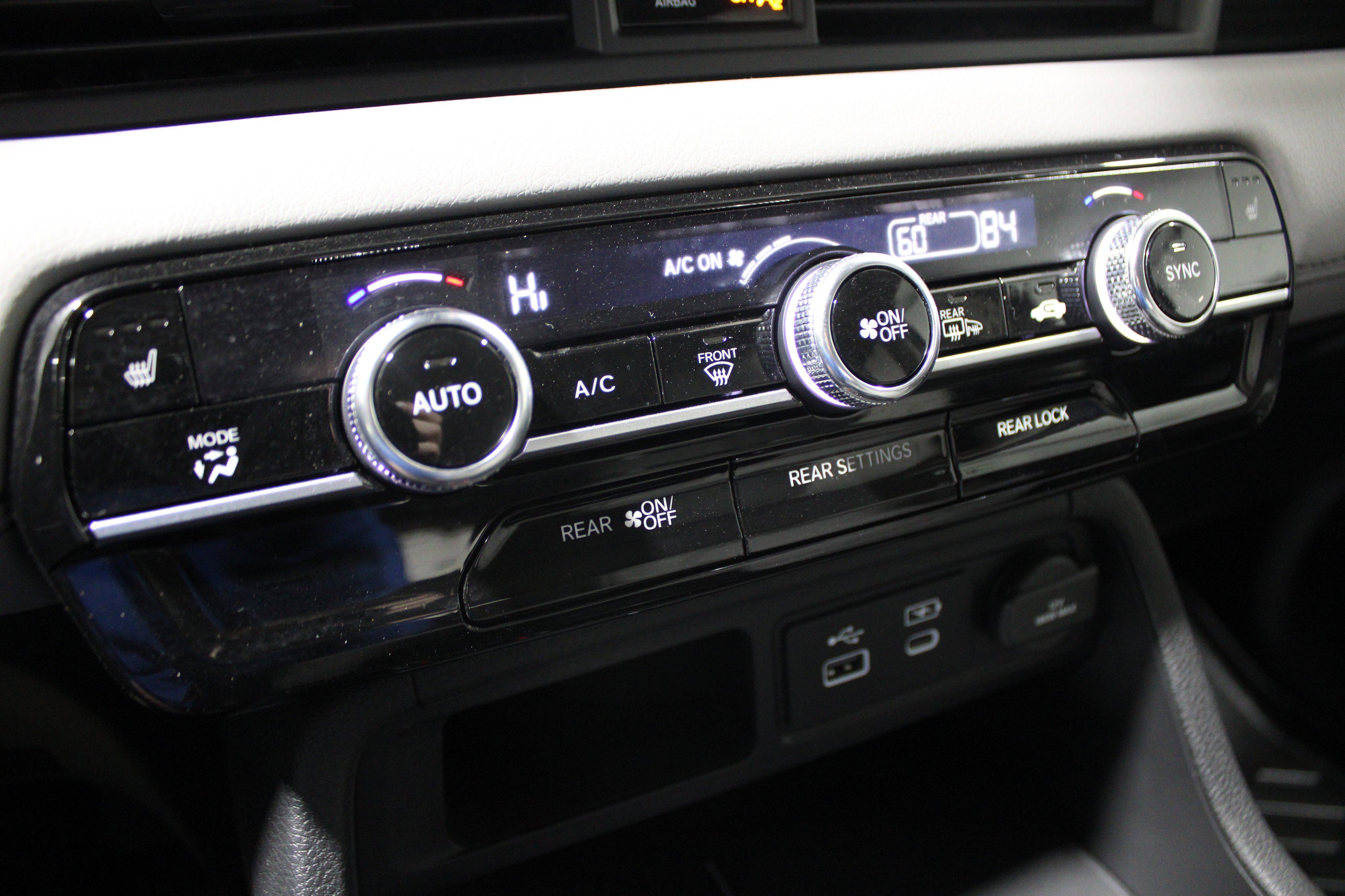 Used 2025 Honda Pilot Touring image 16