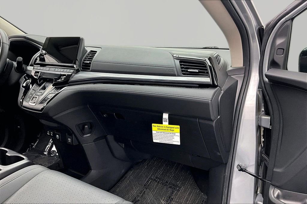 Used 2025 Honda Odyssey Elite image 17