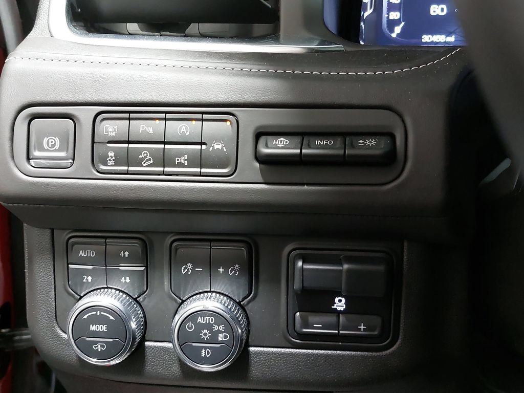 Used 2024 GMC Yukon Denali Ultimate AWD/4WD image 29