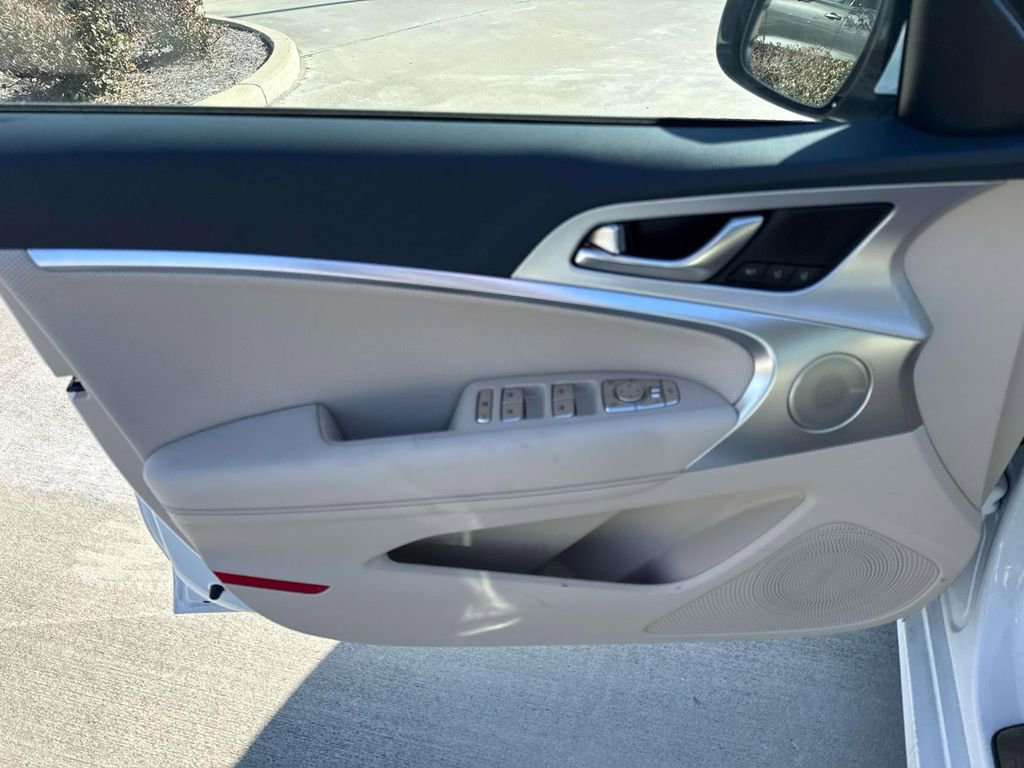 New 2026 Genesis G70 2.5T Prestige image 21