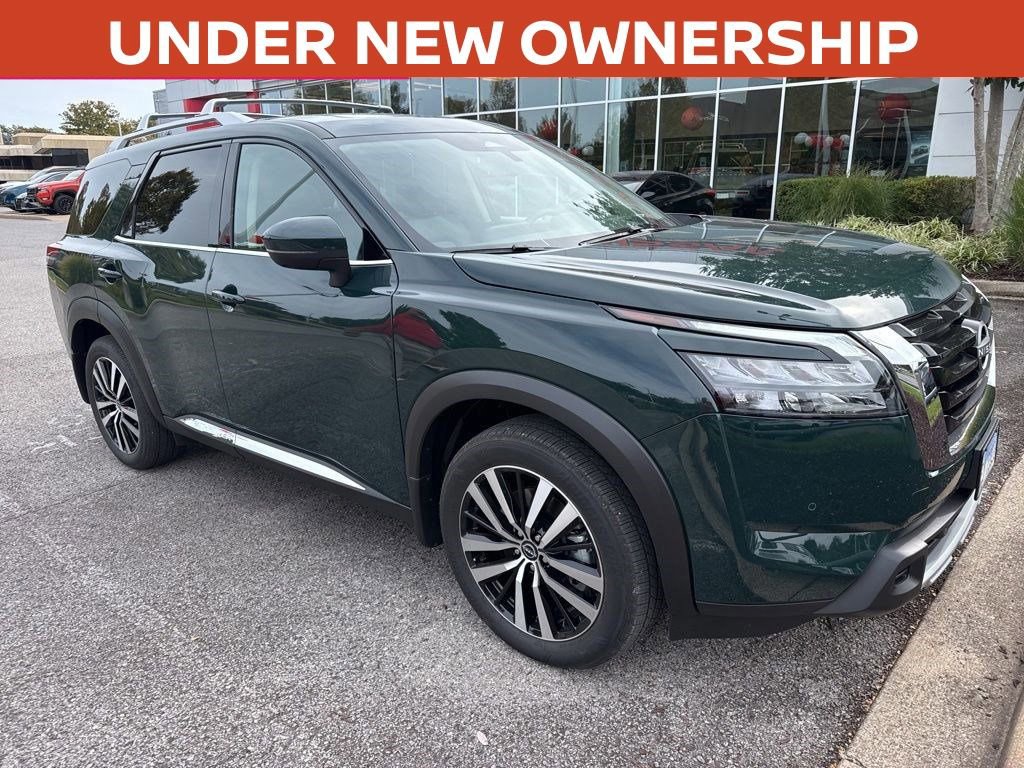 Certified 2025 Nissan Pathfinder Platinum w/ Cargo Package 360° Tour