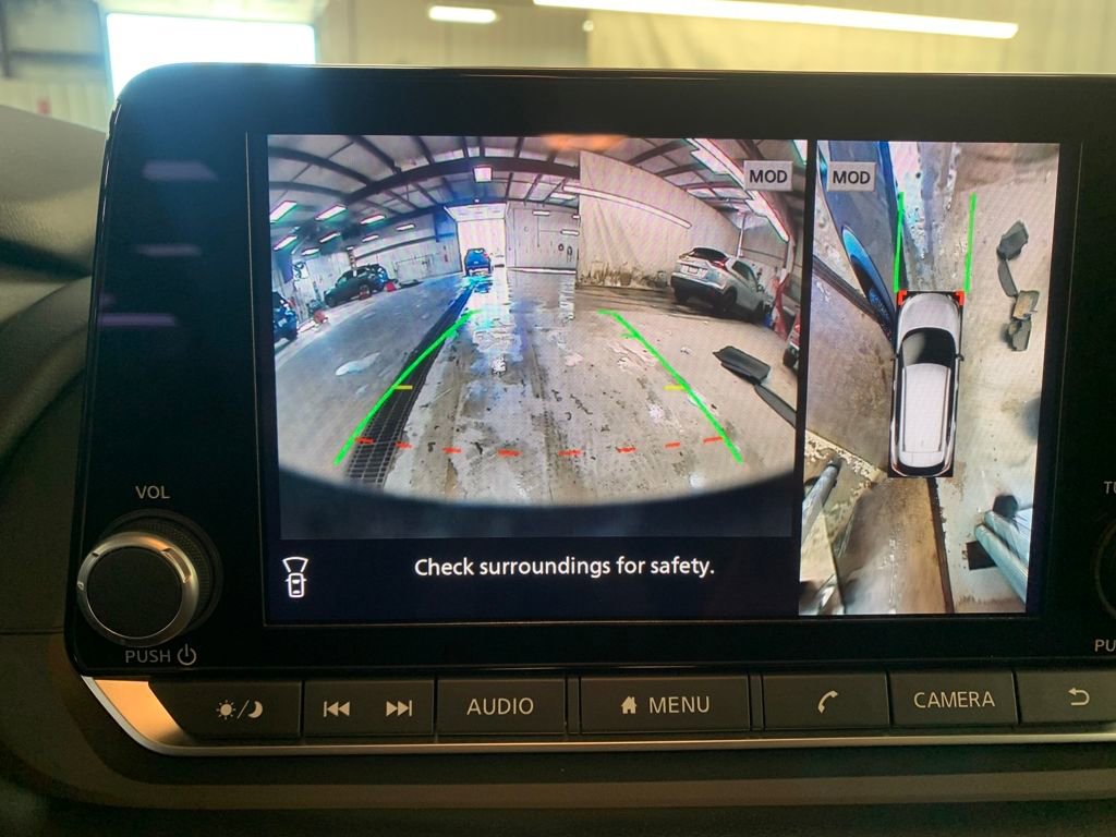 Certified 2025 Nissan Rogue SV image 25